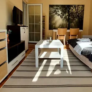 https://carol-park-between-parks.bucharesthotelsnow.com