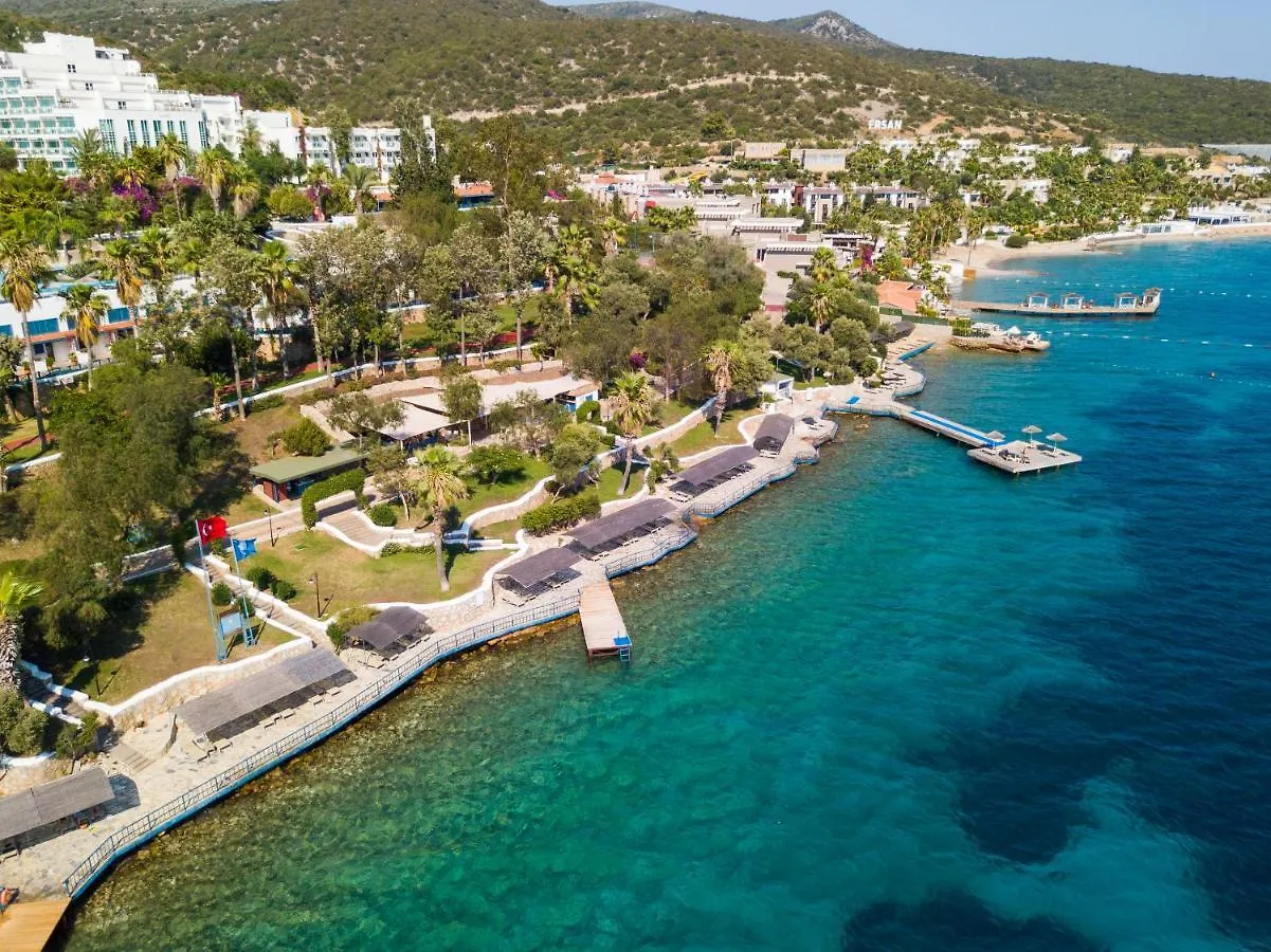 Bodrum Holiday Resort & Spa 5*,