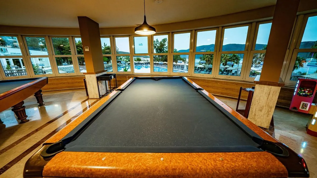 Bodrum Holiday Resort & Spa 5*,